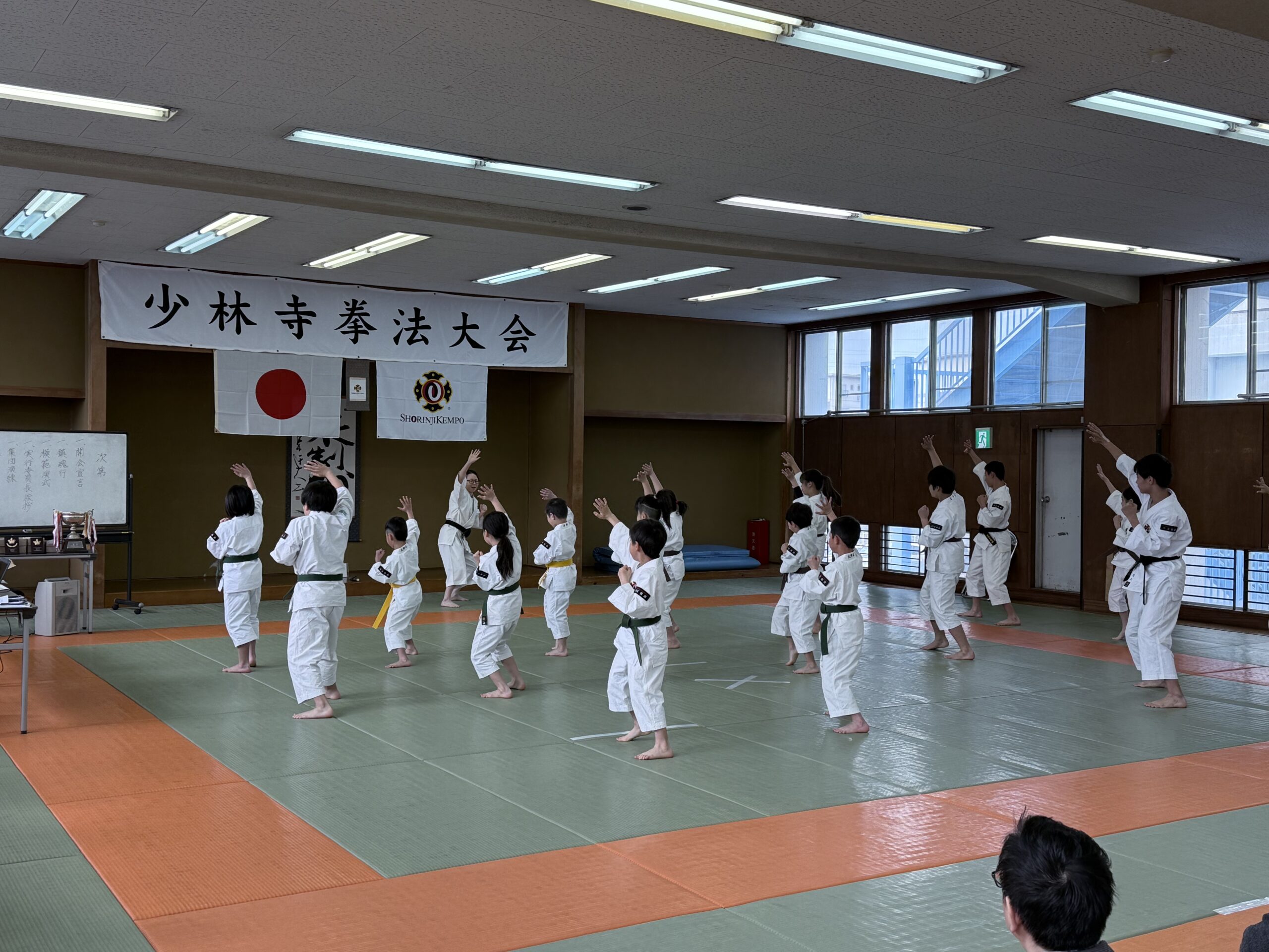 埼玉鶴瀬道院の演武風景